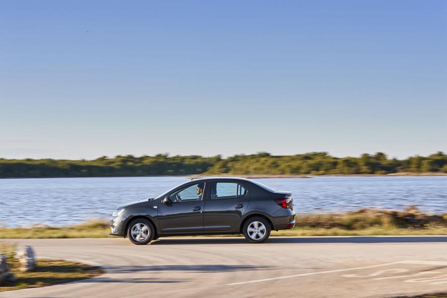  Dacia Logan 2016 года  (фото 3 из 19)